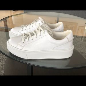 NWT Clarks Hero Light Lace white 8